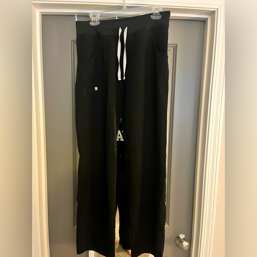 Figs Black Cargo Pants size Small Tall. In great condition!